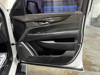 2017 CADILLAC Escalade Platinum