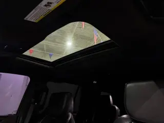 2017 CADILLAC Escalade Platinum