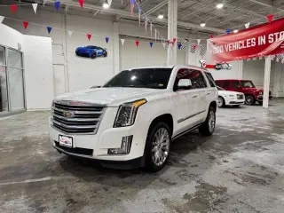 2017 CADILLAC Escalade Platinum