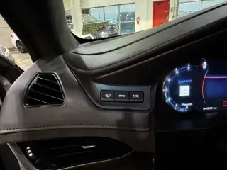 2017 CADILLAC Escalade Platinum