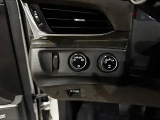 2017 CADILLAC Escalade Platinum