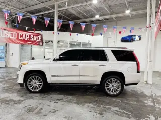2017 CADILLAC Escalade Platinum