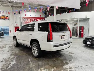 2017 CADILLAC Escalade Platinum