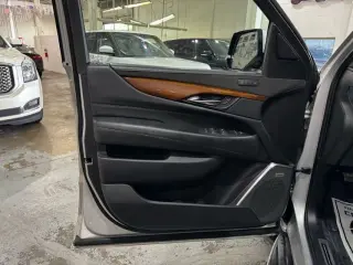 2019 CADILLAC Escalade ESV Luxury