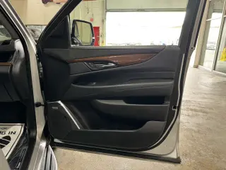 2019 CADILLAC Escalade ESV Luxury