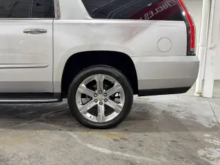 2019 CADILLAC Escalade ESV Luxury
