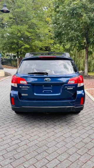 2011 Subaru Outback 2.5i Premium