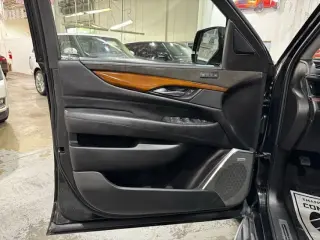 2018 CADILLAC Escalade ESV Luxury