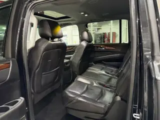 2018 CADILLAC Escalade ESV Luxury