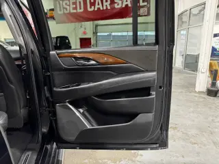 2018 CADILLAC Escalade ESV Luxury
