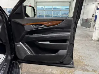 2018 CADILLAC Escalade ESV Luxury