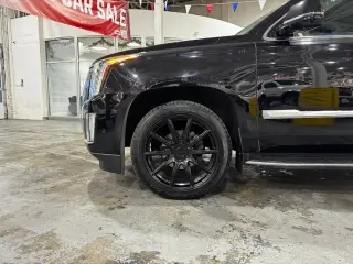 2018 CADILLAC Escalade ESV Luxury