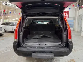 2018 CADILLAC Escalade ESV Luxury