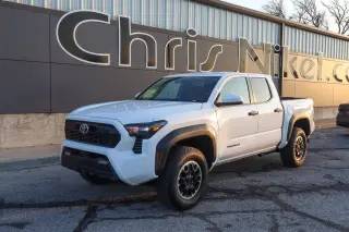 2025 Toyota Tacoma 4WD TRD Off Road Double Cab 5' Bed AT