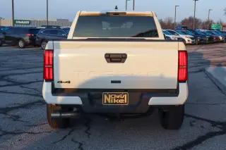 2025 Toyota Tacoma 4WD TRD Off Road Double Cab 5' Bed AT
