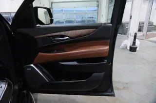 2019 CADILLAC Escalade ESV Luxury 1SB