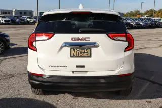 2024 GMC Terrain FWD 4dr SLE