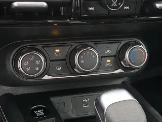 Nissan Kicks 2025 AWD SV 4dr Crossover
