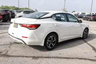 2024 Nissan Sentra SV CVT