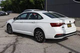 2022 Volkswagen Jetta S Auto