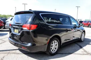 2023 Chrysler Voyager LX FWD