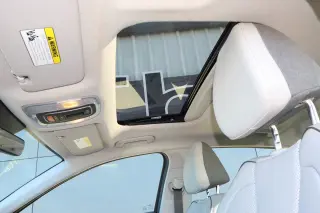2024 Hyundai Elantra Limited IVT