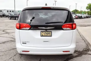 2023 Chrysler Voyager LX FWD