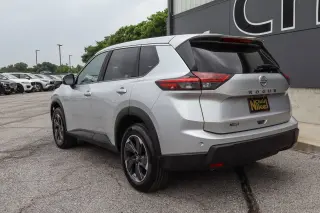 2025 Nissan Rogue FWD SV