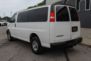 2019 Chevrolet Express Passenger RWD 3500 135 LS