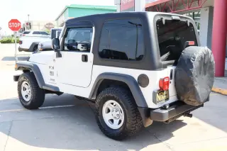 2005 Jeep Wrangler 2dr X