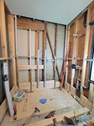 HACEMOS REMODELING KITCHEN/BAT
