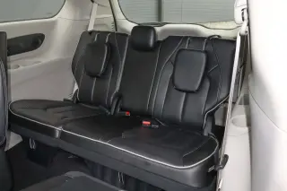2023 Chrysler Pacifica Hybrid Limited FWD