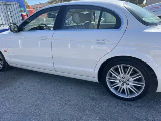 2004 Hyundai Elantra GLS