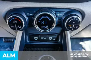 Hyundai VENUE 2024 Limited 4dr Crossover