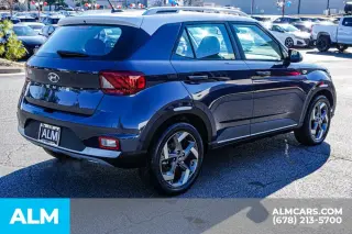 Hyundai VENUE 2024 Limited 4dr Crossover