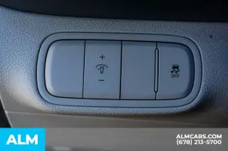 Hyundai VENUE 2024 Limited 4dr Crossover