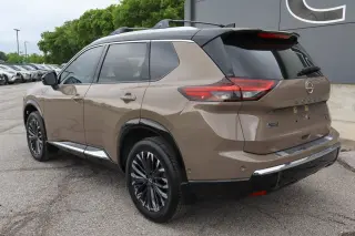 2025 Nissan Rogue AWD Platinum