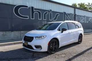 2025 Chrysler Pacifica Limited FWD