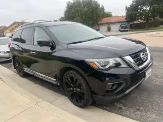 2017 Nissan Pathfinder Platinum