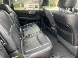 2017 Nissan Pathfinder Platinum