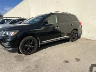 2017 Nissan Pathfinder Platinum