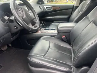 2017 Nissan Pathfinder Platinum