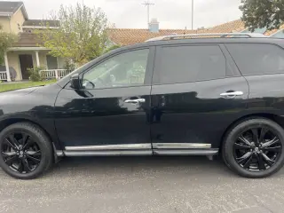 2017 Nissan Pathfinder Platinum