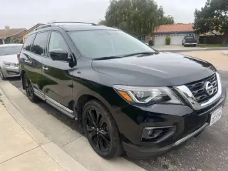 2017 Nissan Pathfinder Platinum