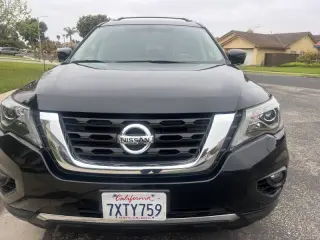 2017 Nissan Pathfinder Platinum