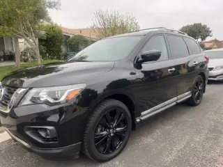 2017 Nissan Pathfinder Platinum