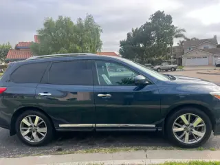 2013 Nissan Pathfinder Platinum