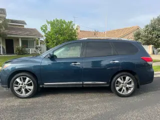 2013 Nissan Pathfinder Platinum