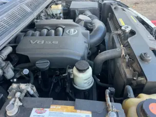 2005 Nissan Armada SE