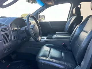 2005 Nissan Armada SE